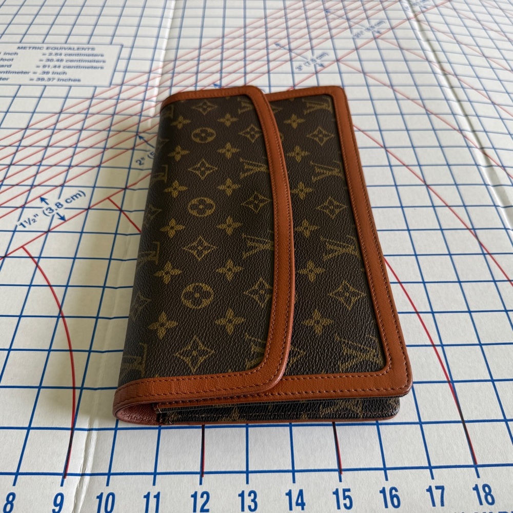 Louis Vuitton GM Pochette Dame Monogram Clutch (1987) - Picture 12 of 16